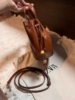 Bolso Zara Marrón tostado con abalorios.