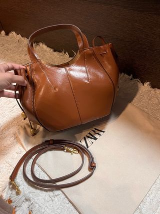 Bolso Zara Marrón tostado con abalorios.