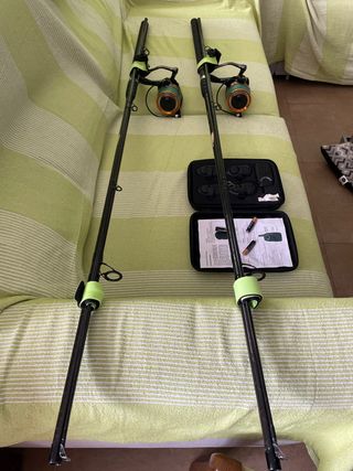 2 Canne da pesca per siluro con mulinelli