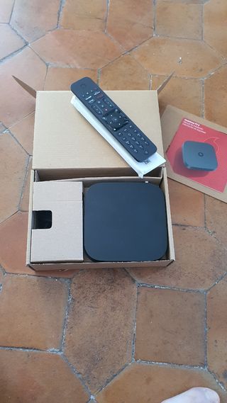Descodificador Vodafone TV3 con mando