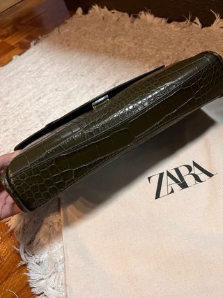 Bolso de mano Zara efecto piel cocodrilo