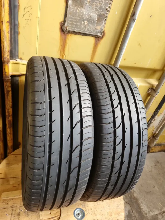 Vendo 2 Neumáticos en perfecto estado^