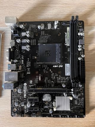 2 Placas Base AM4 Gigabyte/Biostar