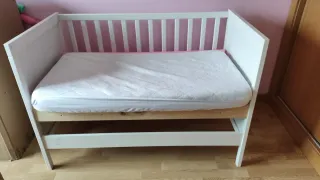 Cuna SUNDVIK (Ikea) blanca con colchón