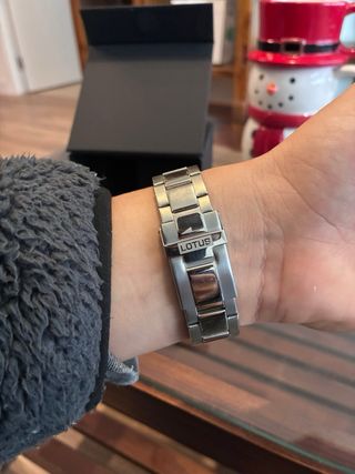 Reloj Lotus Negro y Plateado