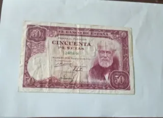 Lote 2. Billetes de 1  y 50 pts Estado Español