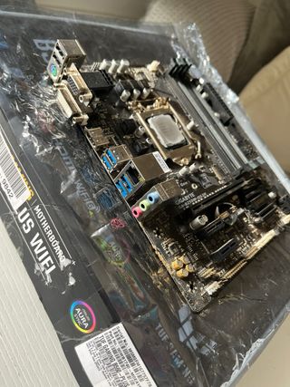 Placa Base Gigabyte + Intel i5-7400