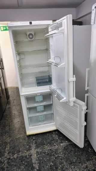 Nevera Liebherr Blanca