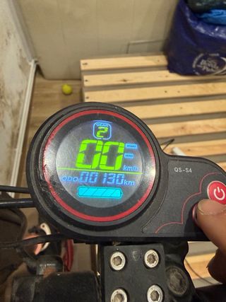 Patinete eléctrico con luces