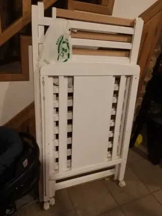 Carro de bebé y ropa