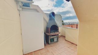 Precioso Ático en urbanización con piscina.