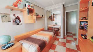 Precioso Ático en urbanización con piscina.