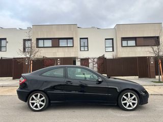 Mercedes-Benz Clase C 2006
