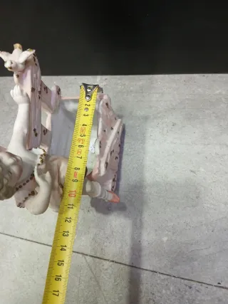 Figura biscuit niña con pájaro