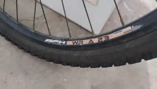 Rueda de bicicleta con disco de freno