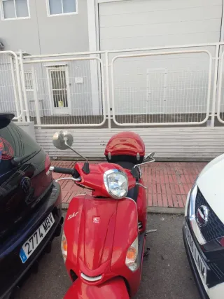 Moto Kymco 125 Like Roja