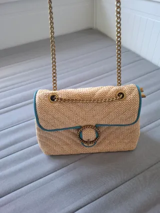 Bolso de fiesta elegante beige y dorado