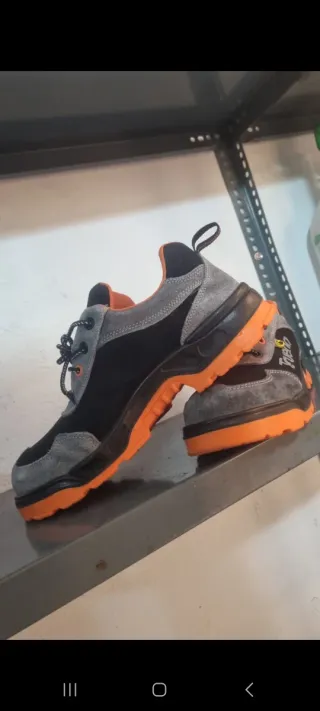 Zapatillas de seguridad Trueno negras y naranjas