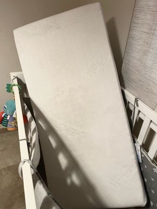 Cuna y colchón