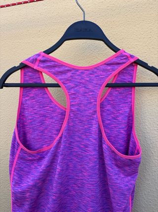 Camiseta deportiva TZ tirantes morada y rosa