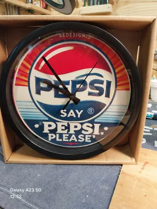 Reloj de Pared Pepsi Redesigned