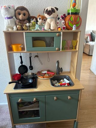 Cocina de juguete madera Ikea con todo
