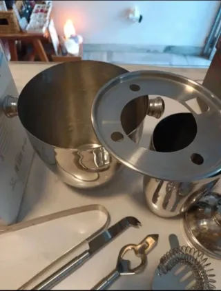 Coctelera + cubitera + 4 accesorios