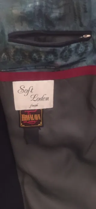 Abrigo de lana hombre azul marino con cuello verde