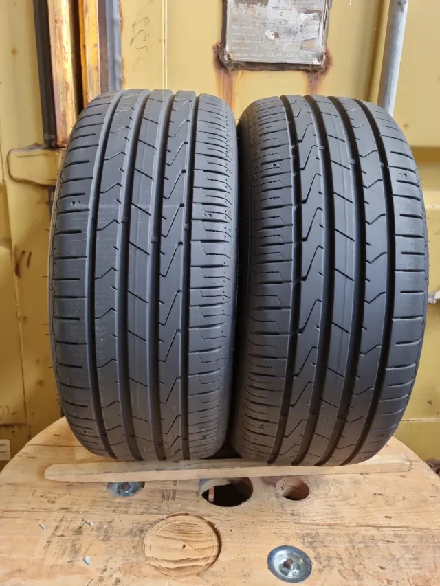 2 Neumáticos en perfecto estado^