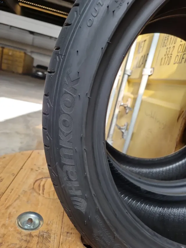 2 Neumáticos en perfecto estado^