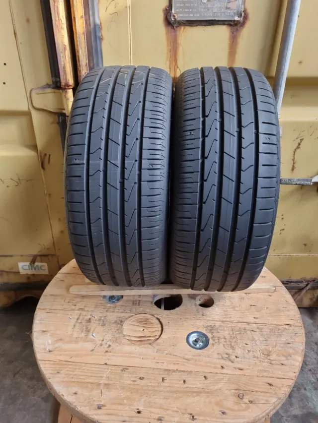 2 Neumáticos en perfecto estado^