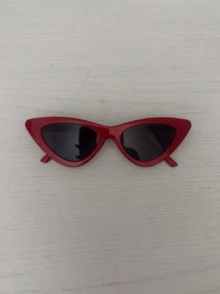Occhiali da sole cat-eye rossi retro