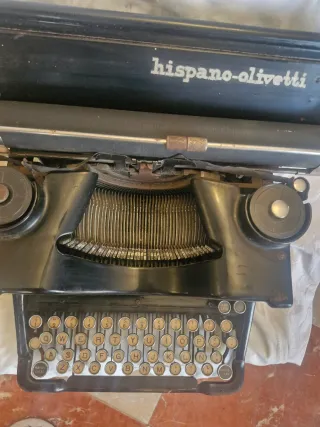 Máquina de escribir Hispano-Olivetti M40