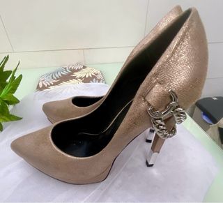 Preciosos Zapatos de tacón GUESS talla 39