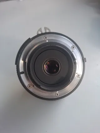 Objetivo Nikon 28mm 1:3.5 - AI + parasol angular.