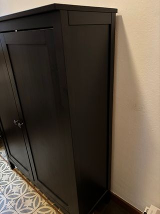 Armario con puertas