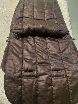 Saco para silla de paseo acolchado marrón