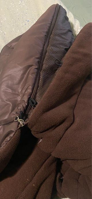 Saco para silla de paseo acolchado marrón