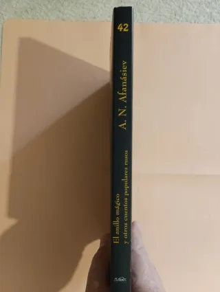 El anillo mágico: y otros cuentos populares rus...