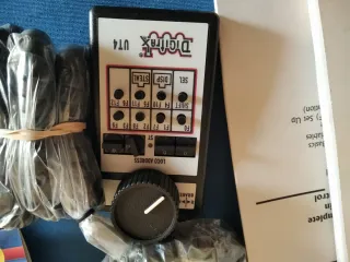 Central Digital Digitrax DCS 100  + UT4 + DT400