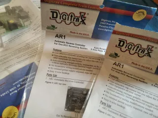 Central Digital Digitrax DCS 100  + UT4 + DT400