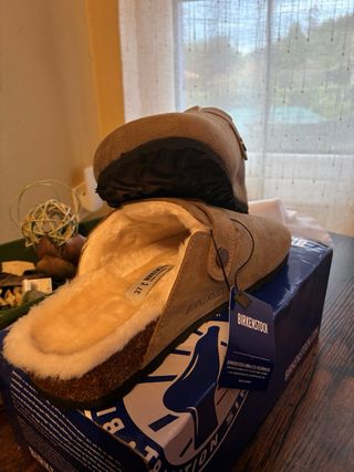 Zuecos Birkenstock Beige/Marrón con Borreguito