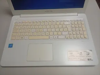 Portátil Asus L502M Blanco