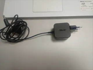 Portátil Asus L502M Blanco