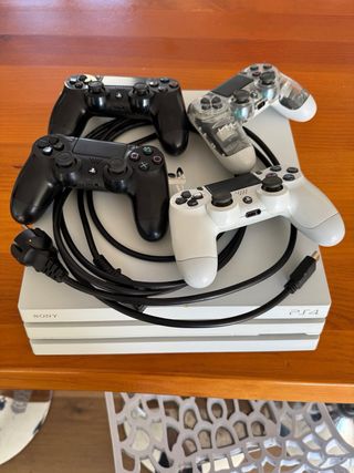 PlayStation 4 PRO / PS4 PRO