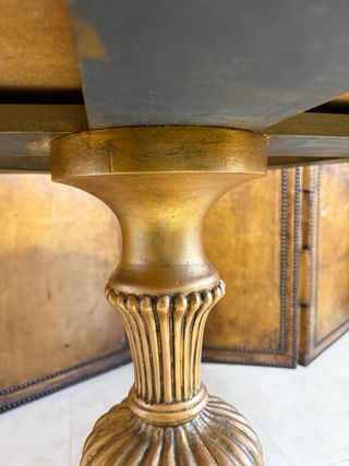 Mesa antigua madera tallada y mármol