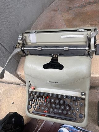 Máquina de escribir Hispano Olivetti Lexicon 30