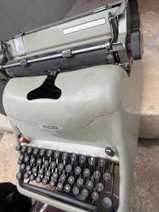 Máquina de escribir Hispano Olivetti Lexicon 30