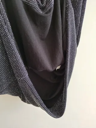 Falda tubo negra y plateada.