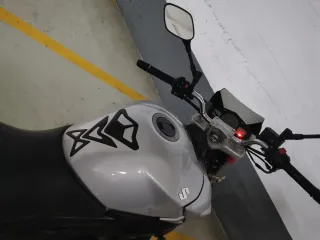 Suzuki GSR 600 EN PERFECTO ESTADO